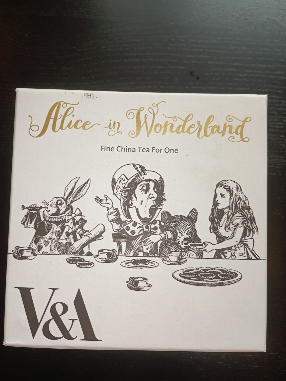 Alice In Wonderland Tea For One Set - Picture 5 of 12
